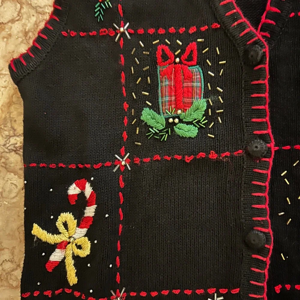 Ship'n Shore Medium Christmas Vest Ugly Sweater Party Black